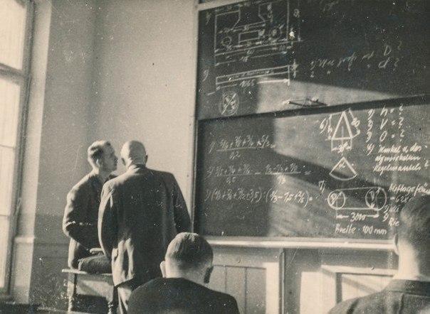 Чистая математика является в своём роде поэзией логической идеи. Альберт Эйнштейн